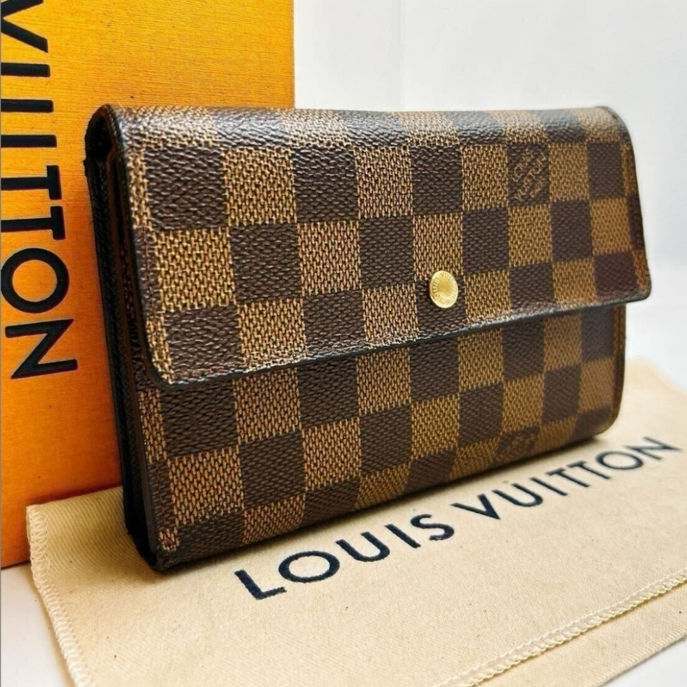 LOUIS VUITTON Damier Ebene Tresor Wallet